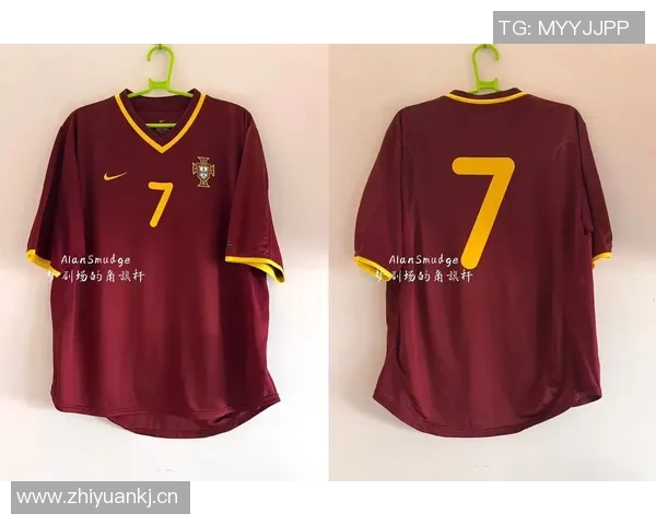 德约与C罗亲密互动造访网球中心互赠球衣与球拍